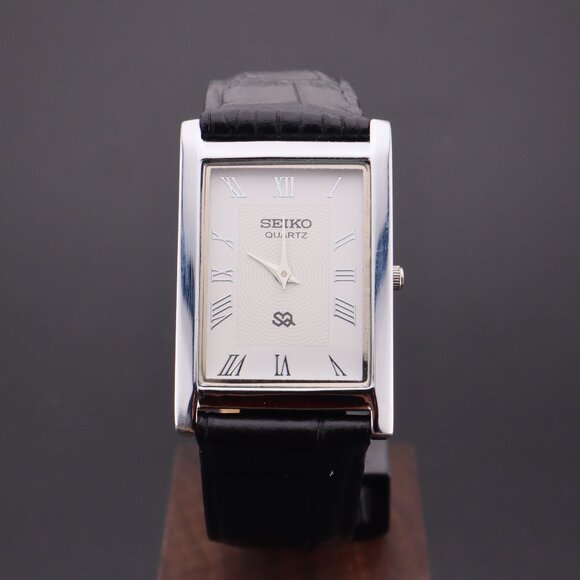 Vintage Seiko Slim Quartz Gentlemen's Wrist Watch  - FREE SHIPPING - Picture 12 of 13